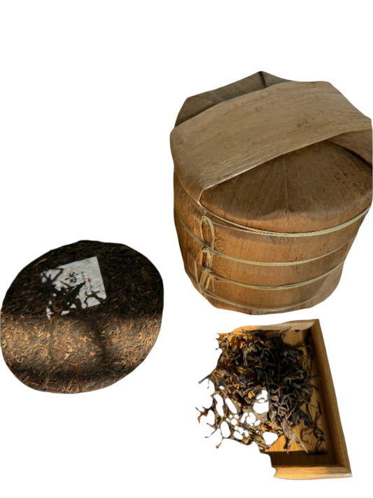 Xigui Spring Raw Pu-erh Tea – 357g Tea Cake昔归357 生茶