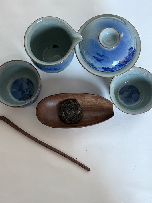 Jingdezhen Porcelain Gaiwan – A Fusion of Tradition & Modern Elegance