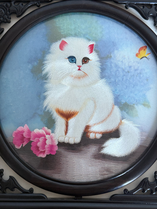 Handcrafted Double-Sided Embroidery Artwork - The Cat, from Yunnan's Intangible Cultural Heritage